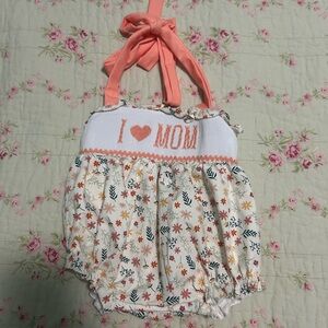 Amiabe smocked I love mom outfit size 3 months